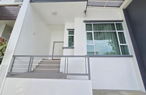 Tanjung Bungah Casa | Shamrock Beach Villas - Batu Ferringhi