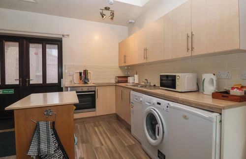 Barlby Casa | SHAMROCK, pet friendly, with a garden in Barlby