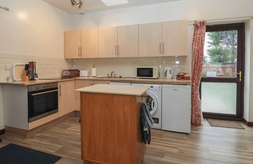 Barlby Casa | SHAMROCK, pet friendly, with a garden in Barlby