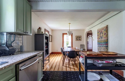 Livingston Manor Casa | Shandelee Brook House: Hot Tub Serenity | Peaceful Surroundings | 5 Mins to Livi