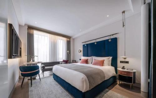 Huaihai Road Commercial Area Hotel | Shanghai Blackstone M Hotel