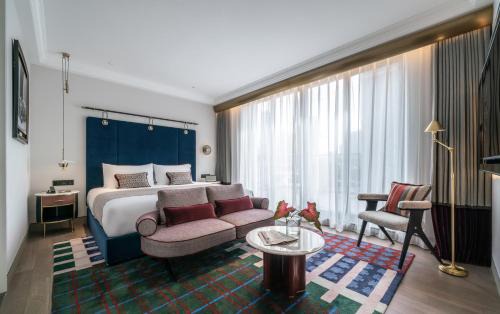 Huaihai Road Commercial Area Hotel | Shanghai Blackstone M Hotel