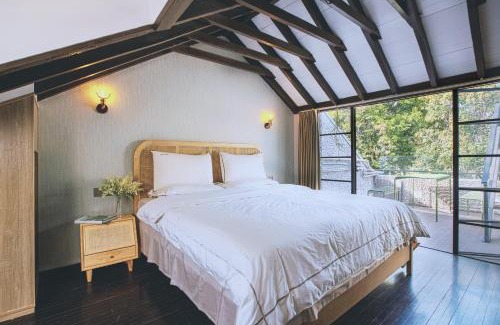 Jing'an Casa | Shanghai Downtown Hills Boutique Guesthouse - Near Metro Line 7, Exit 3, Changping Road