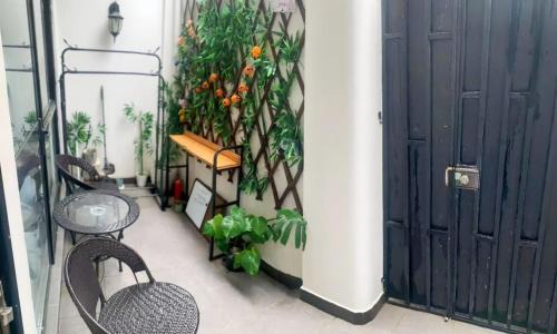 Huaihai Road Commercial Area Apartamento | Shanghai Garden Historical loft Apartment with courtyard and citywalk- Near Downtown Wukang Road