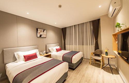 Pudong Hotel | Shanghai JOYFUL YARD Hotel-Free shuttle bus to Pudong Airport and Disneyland