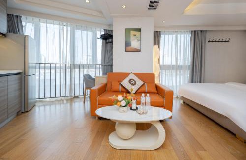 Yangpu Apartamento | Shanghai Jubelle Boutique Apartment - Subway Lines 8-10-18 - Direct access to the Bund - Free fridge, washing machine, kitchen - Free luggage storage and package collection services