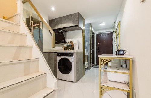 Pudong Apartamento | Shanghai Stylish Loft near Riverside Smart Home & Bathtub 上海精装复式公寓近黄浦江