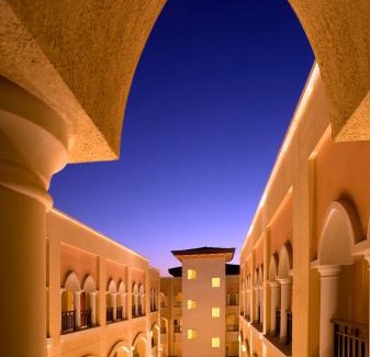 Al Maqta Apartamento | Shangri-La Hotel Apartments Qaryat Al Beri