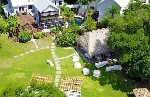 Braden River Casa | Lujosa mansión estilo Key West frente al mar ¡Bodas, vacaciones familiares y más!