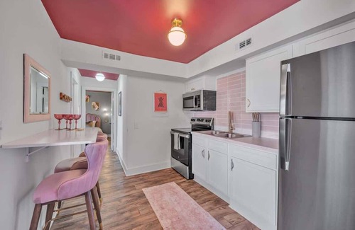 Buena Vista Apartamento | Shania Twain Themed Apartment!