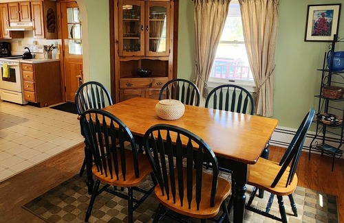 Bar Harbor Cabaña | Shannon Cottage: In-Town Bar Harbor - 5 minutos a pie de Village Green