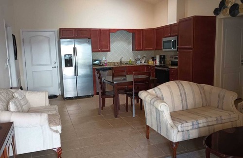 Tavares Condominio | Shantiniketan F 8 /2508 /50 minutes to the Disney 2 mile to down town Tavares.