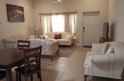 Tavares Condominio | Shantiniketan F 8 /2508 /50 minutes to the Disney 2 mile to down town Tavares.