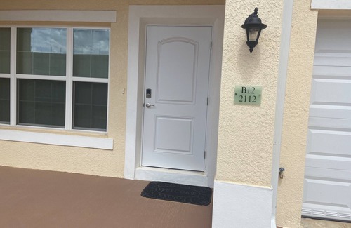 Tavares Condominio | Shantiniketan I 11 / 2811 / 50 minute to Disney 2 miles to down town Tavares