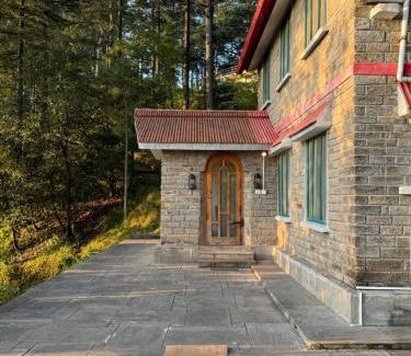 Almora Cabina | Shantiniketan Mountain Home