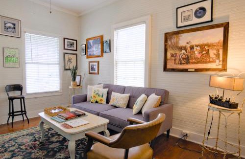 Natchez Casa | Shanty Bellum Too - 2b1b, Washer & Dryer, Full Kitchen