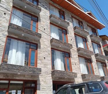 Manali Hotel | Sharanam by Sheosante