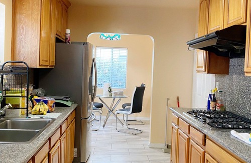 East San Gabriel Cama Y Desayuno | Share house - Sunshine king bed near Arcadia