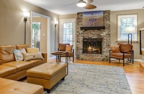 Summerville Casa | Share-in Dipity Refined 4 bedroom house w/ a pool