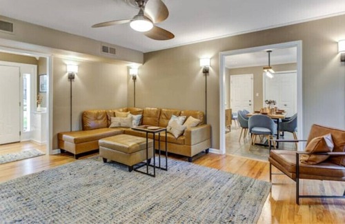 Summerville Casa | Share-in Dipity Refined 4 bedroom house w/ a pool