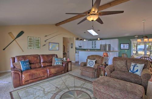 Grove Casa | Shared Boat Ramp Waterfront Home in Grove