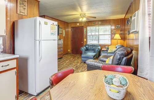 Greers Ferry Apartamento | Shared Dock & Yard: Greers Ferry Lake Home!