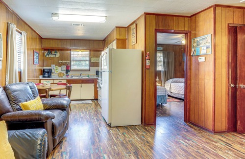 Greers Ferry Apartamento | Shared Dock & Yard: Greers Ferry Lake Home!