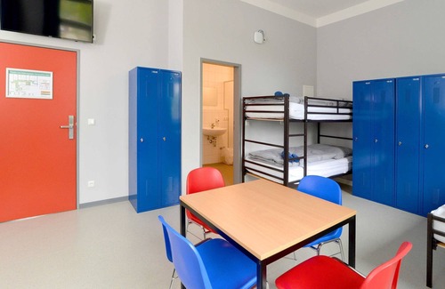 Guben Apartamento | Shared room with private bathroom (up to 6 people), No. 19 - Hostel in Guben