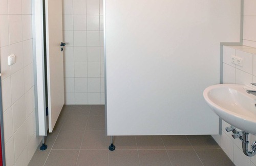 Guben Apartamento | Shared room with private bathroom (up to 8 people), No. 2 - Hostel in Guben