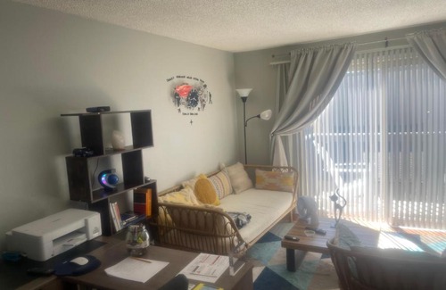 Federal Way Casa | Shared Space with Private room in Beautiful Lakefront Apartment