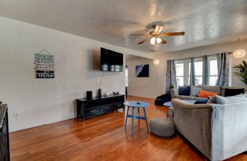 Holly Hill Casa | Shark Shack large house minutes to the beach