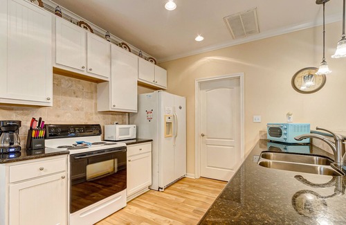 Gilchrist Casa | SharkyFin's II - a comfy, 3 bedroom, 3 bath home that sleeps 9..