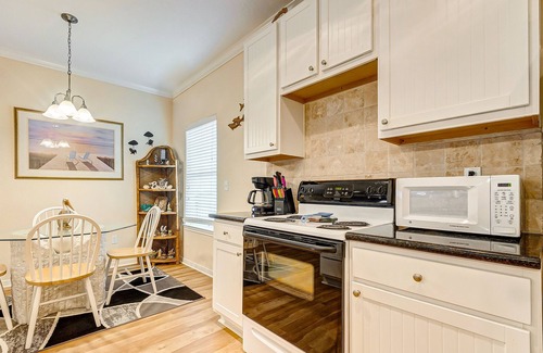 Gilchrist Casa | SharkyFin's II - a comfy, 3 bedroom, 3 bath home that sleeps 9..