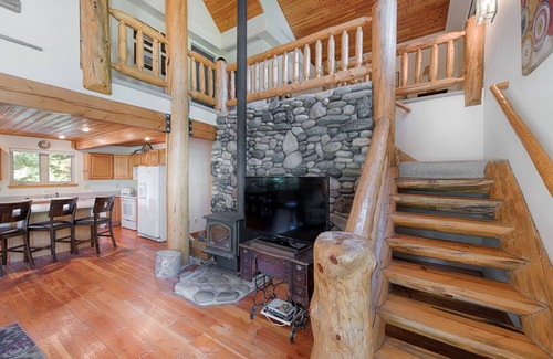 McCall Casa | Sharlies Nest - Second Tier Lake Home - Neighborhood Private Shoreline Access