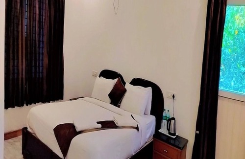 Yercaud Hotel | Sharma JEE FarmHouse