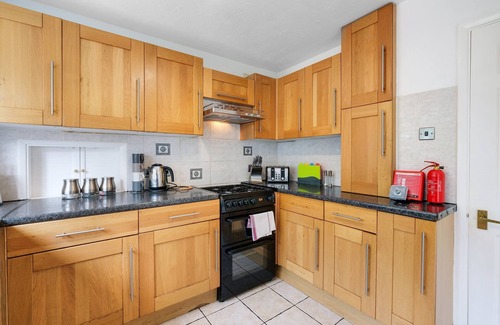 Aylesbury Casa | Sharp Close 4 Bedroom, 2 Bathroom in Aylesbury