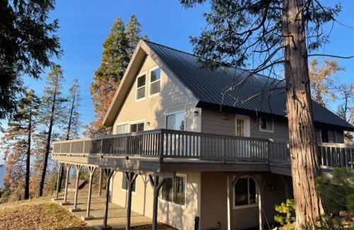 Dogwood Mountain Casa | Shaver Lake, 4 BDR HOT TUB Misty Mountain Retreat