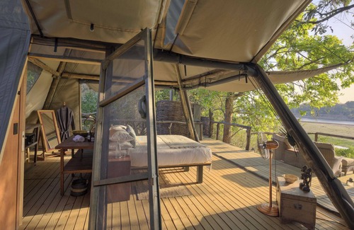 South Luangwa National Park Cabina | Shawa Luangwa Camp