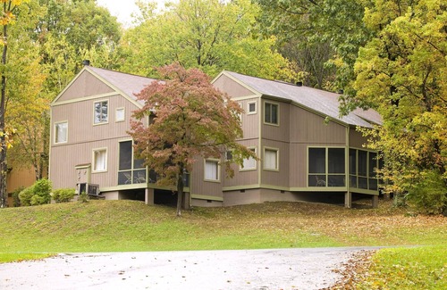 East Stroudsburg Complejo | Shawnee on Delaware, Pensilvania: 2BR Resort Pool, Caminata, bicicleta, esquí, cerca de atracciones de pescado
