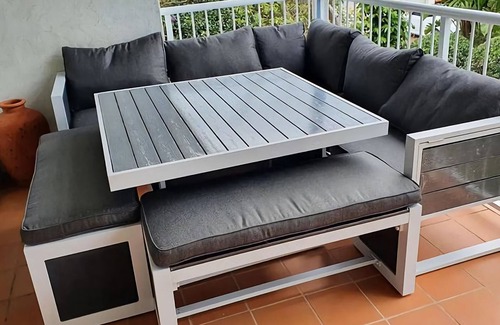 Korora Apartamento | Shearwater is a spacious 3-bedroom townhouse located just an easy 280m stroll from the beach