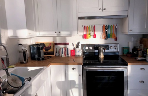 Picton Cabaña | Sheba’s Island (Prince Edward County) 3 bedroom lakefront cottage