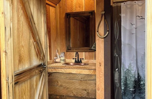 Cameron Cabina | Sheep Creek Ranch Wild Horse Luxury Glamping Tipi