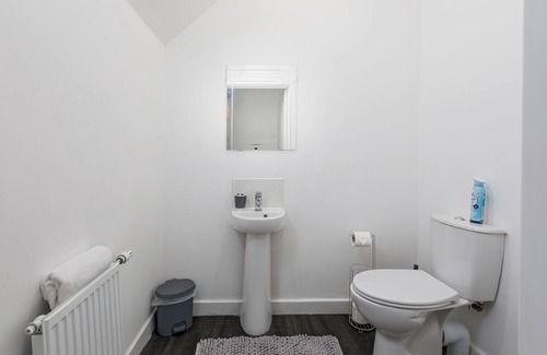 Hillsborough Casa | Sheffield Serenity House with 5 Bedrooms