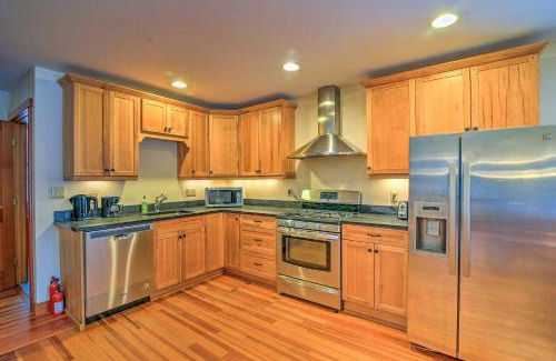 Shelburne Casa | Shelburne Studio Cabin with Spring-Fed Pool!