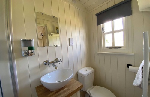 Sheldon Cabina | Sheldon Shepherd's Hut - Cosy Rural Retreat in the Peak District National Park