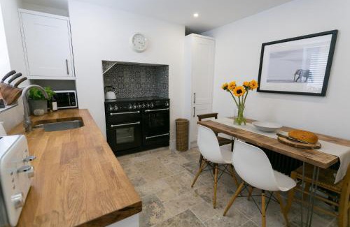 Menai Bridge Casa | Shell Cottage