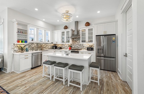 Plantation Casa | Shell Yea: 5 Bedroom Beach View Home in the Plantation- Sleeps 10, Private Pool