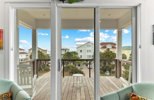 Plantation Casa | Shell Yea: 5 Bedroom Beach View Home in the Plantation- Sleeps 10, Private Pool