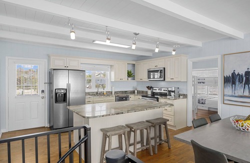 North Myrtle Beach Casa | Shell Yeah Oceanfront Casa*Heated Pool*Firepit*Bar