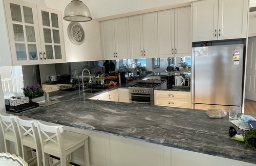 Warilla Casa | Shellharbour Waves - Amazing Beach Front Views